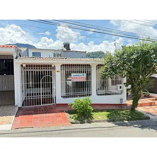 Arriendo Casa En Urbanización La Campiña