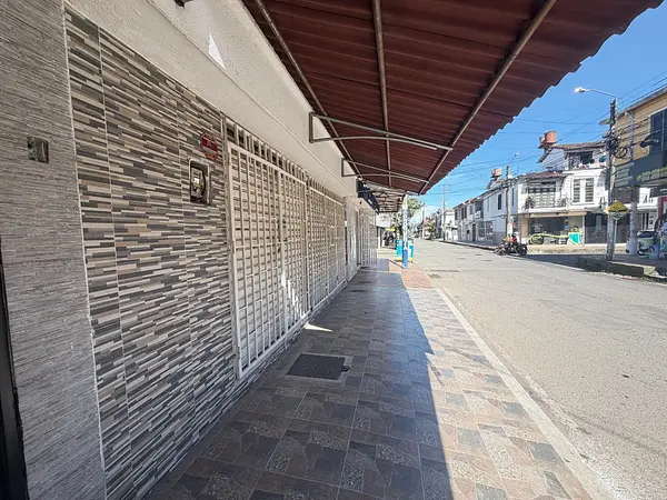 Casa Comercial De Un Piso