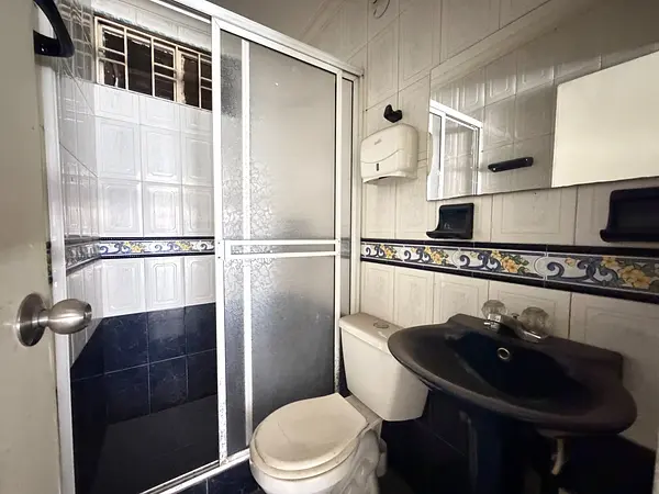 Casa Comercial De Un Piso